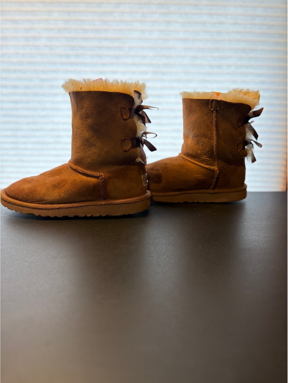 UGG Kids Mini Bailey Bow I Suede Boots Chestnut Brown Size Youth 4 1277